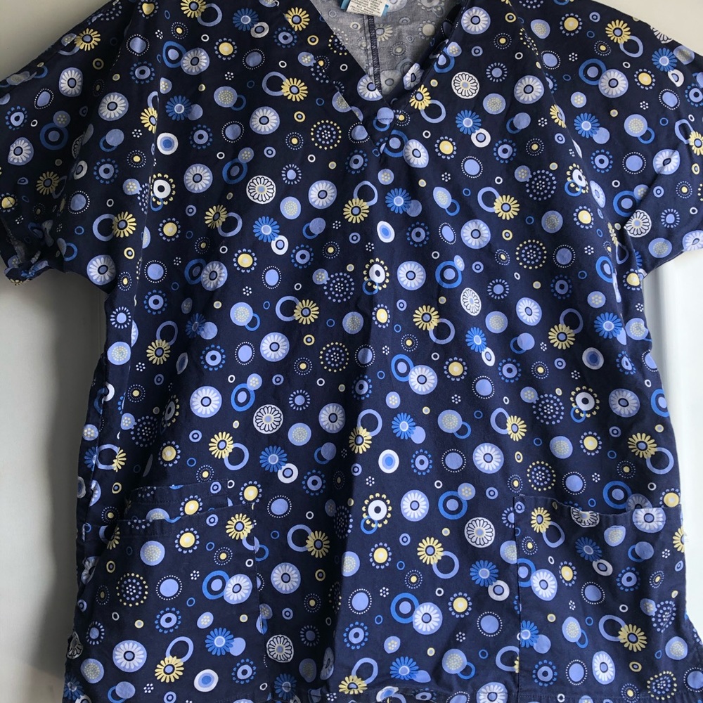 HQ Scrub blue Size Large
Smoke free